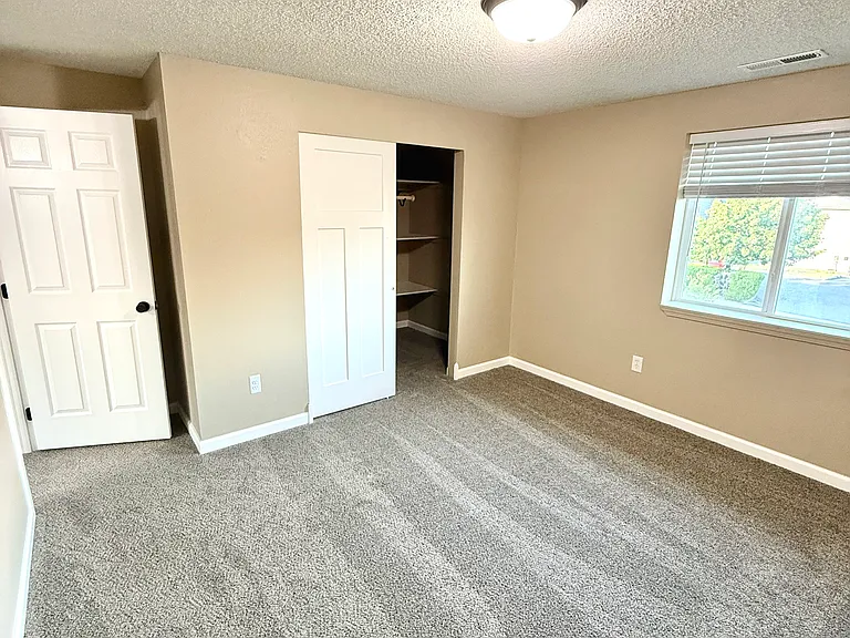 4320 S Cedar St — Photo 10