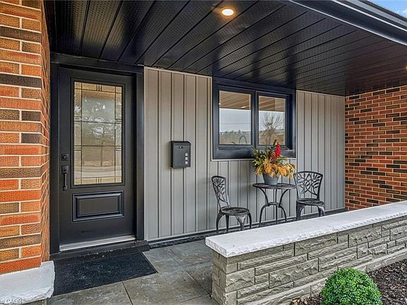 4th image of 881 Dunbar Rd