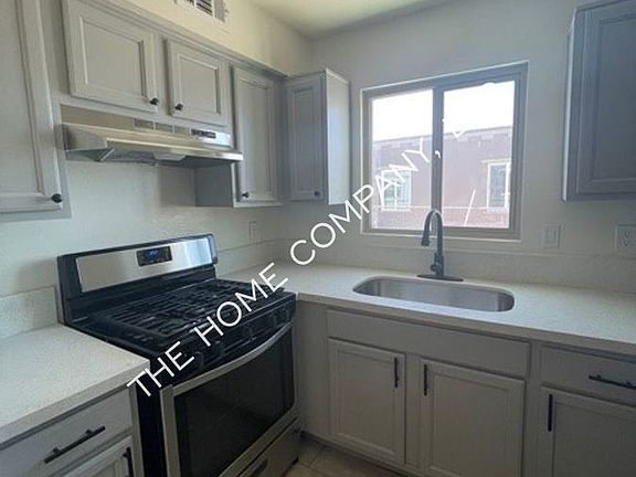 3rd image of 819 W Paris Promenade Unit U