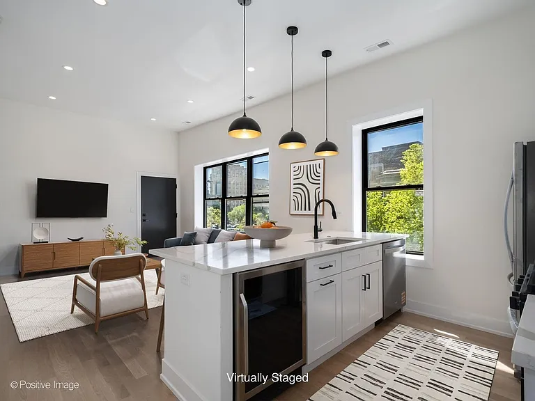 1500 N Western Ave — Photo 5