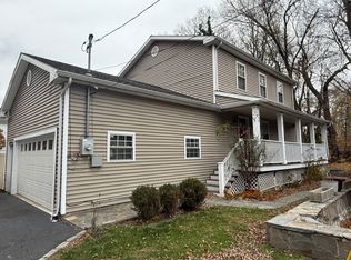 70 Renwick Pl, Bridgeport, CT 06604