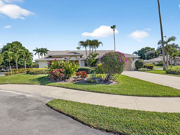 2nd image of 2905 Riviera Drive