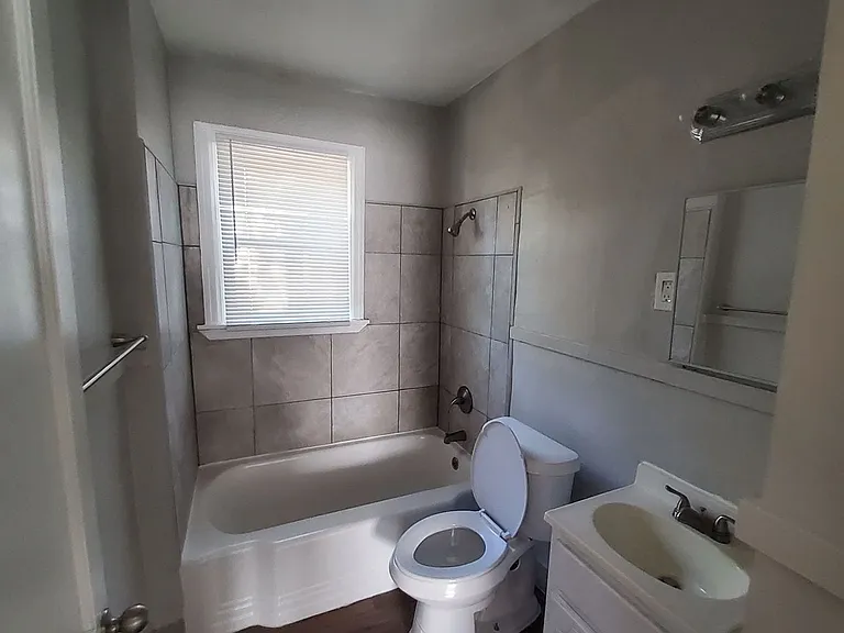 3994 Oak Cliff Rd — Photo 8