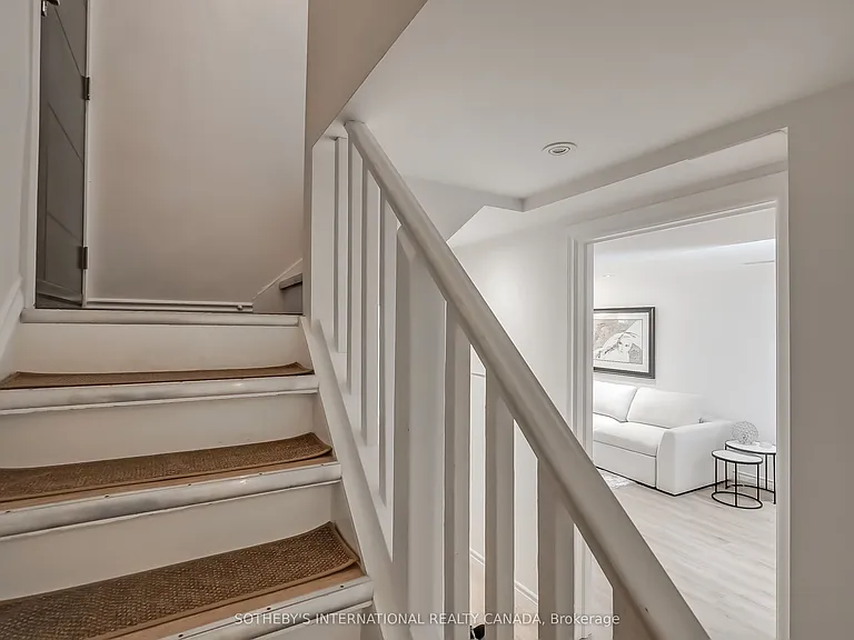 12 Peel St S — Photo 22