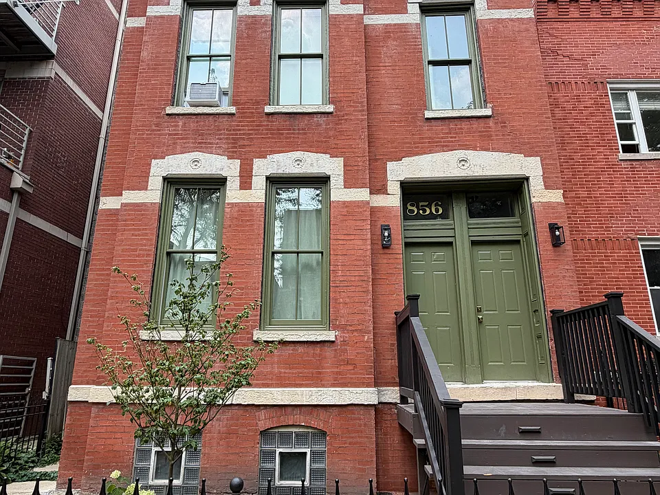 856 N Marshfield Ave #1F