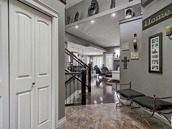 5th image of 557 Westerra Blvd