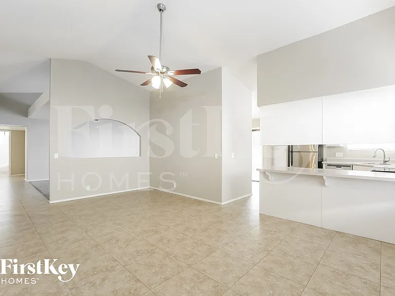 7371 W Colter St — Photo 6