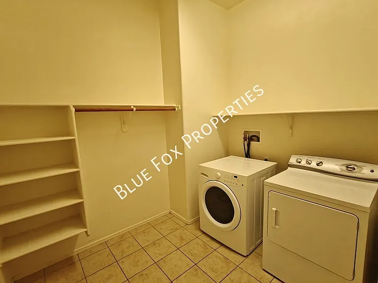 324 N Oak Tree Canyon Loop — Photo 35