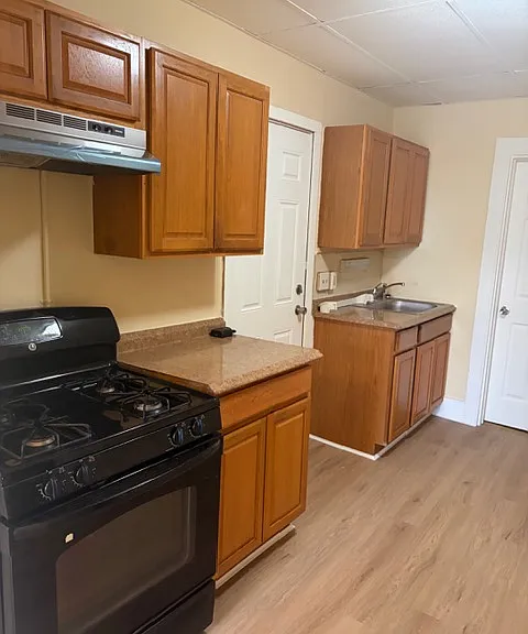 517 N Salina St #2 — Photo 4