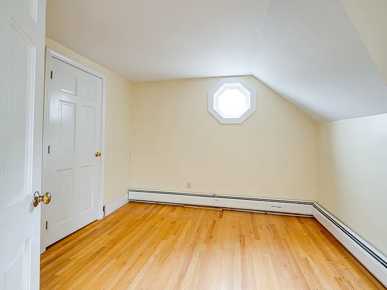 1235 Shore Rd — Photo 15