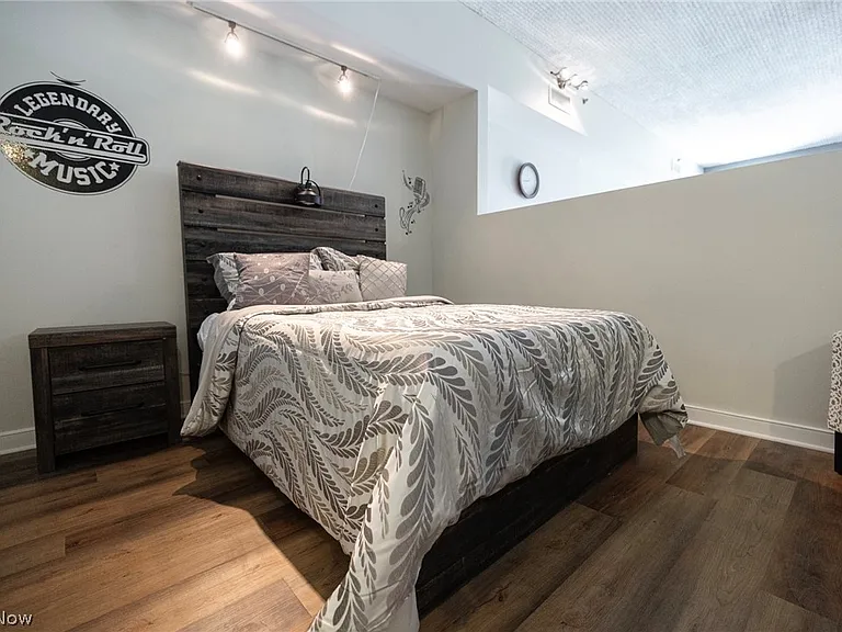 408 W Saint Clair Ave #607 — Photo 10