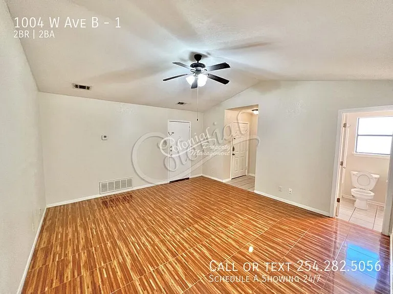 1004 W Avenue B #1 — Photo 8