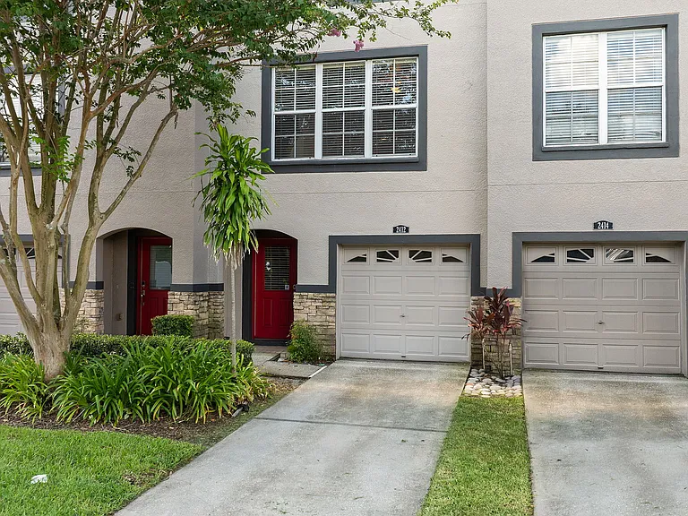 2412 Middleton Grove Dr — Photo 39