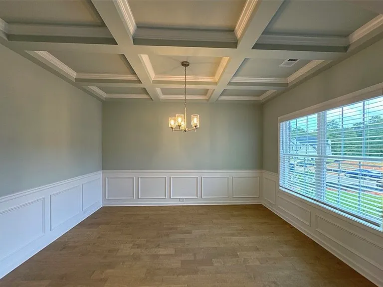 826 Tiger Dr — Photo 5