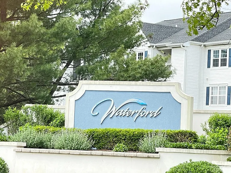 434 Waterford Dr — Photo 14