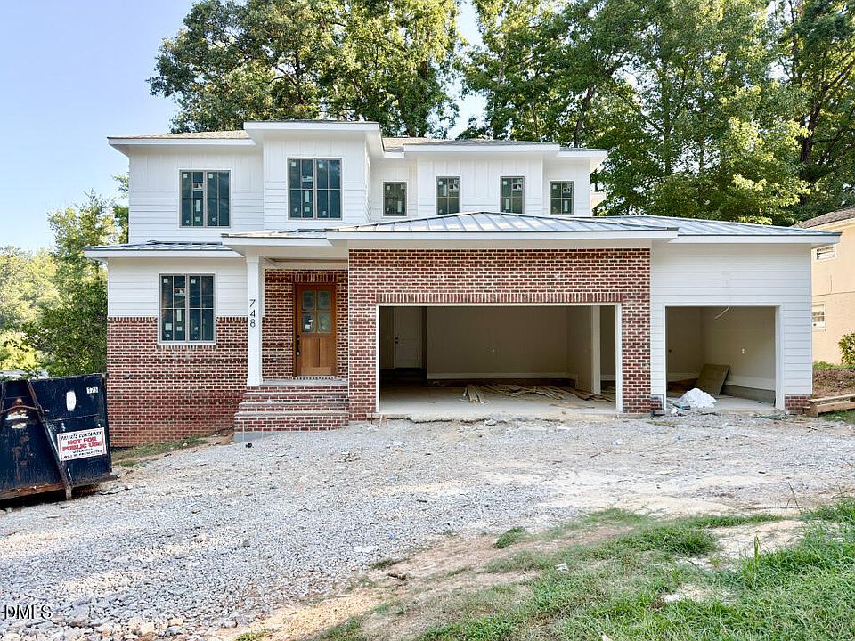 1st image of 748 Currituck Dr