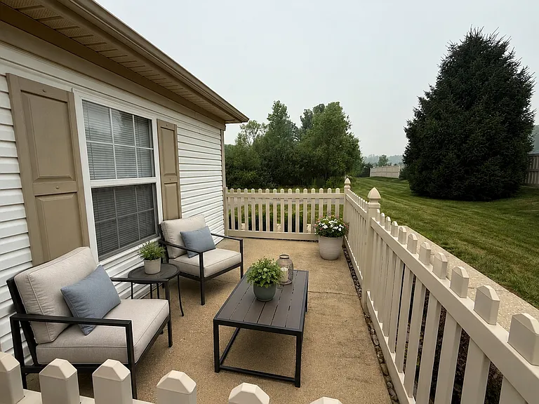 Avalon Creek — Photo 12