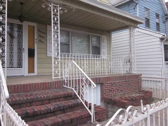 2nd image of 1400 E 94th St