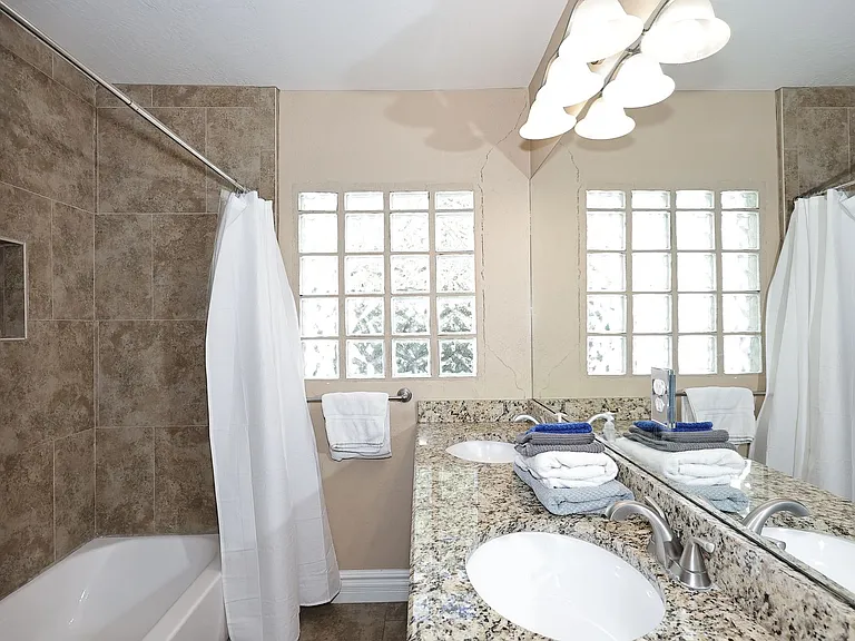 3413 N 16th Dr — Photo 25