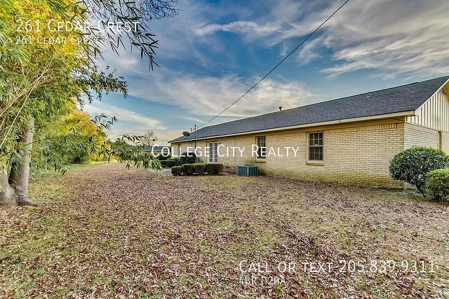 261 Cedar Crest — Photo 3