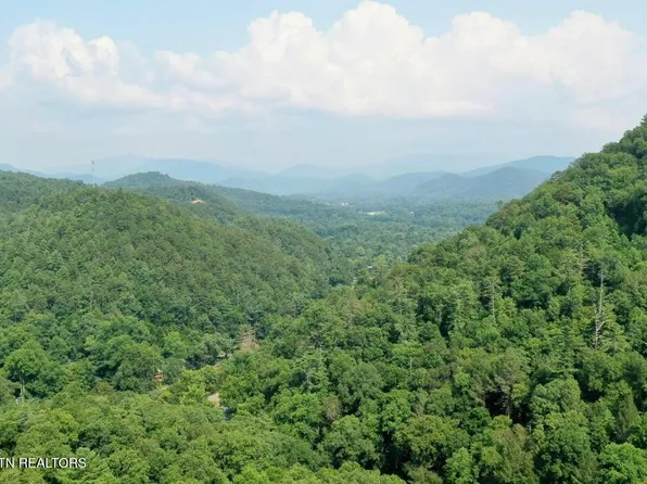 165 Anatole Pass, Townsend, TN 37882