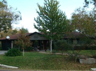 202 Rhodes Rd, Victoria, TX 77904