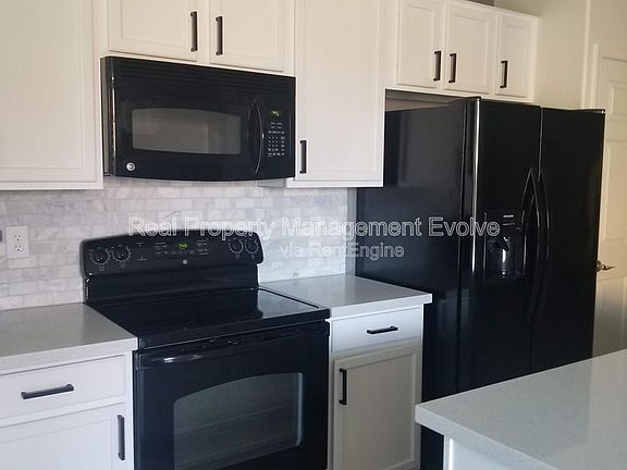 3rd image of 3234 W Florimond Rd