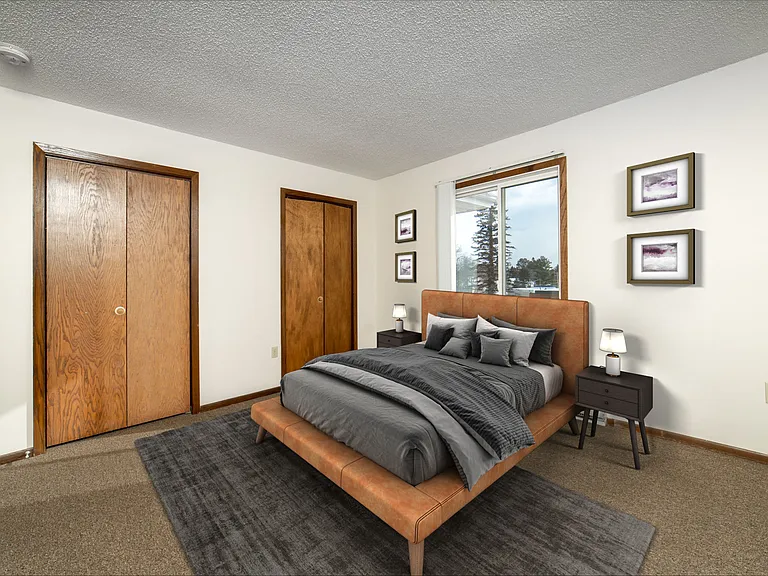 Julia Manor Apartments — Photo 9