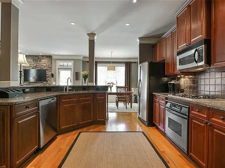 10297 Midway Ave — Photo 4
