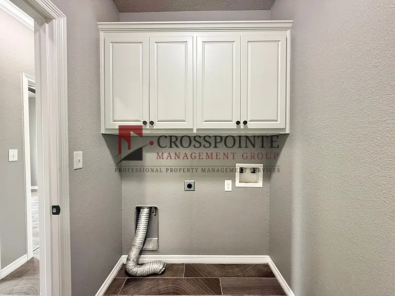 332 Kingdom Blvd — Photo 13