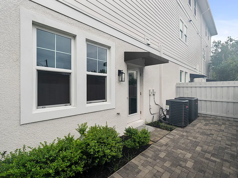 4302 W North B St #3 — Photo 36