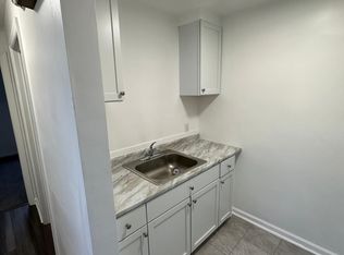 255 Beaver St APT B, Leetsdale, PA 15056