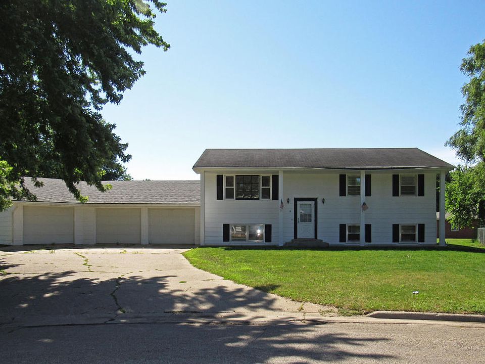 1st image of 19 Clover Ln