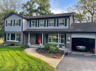 815 Surrey Ln, Algonquin, IL 60102