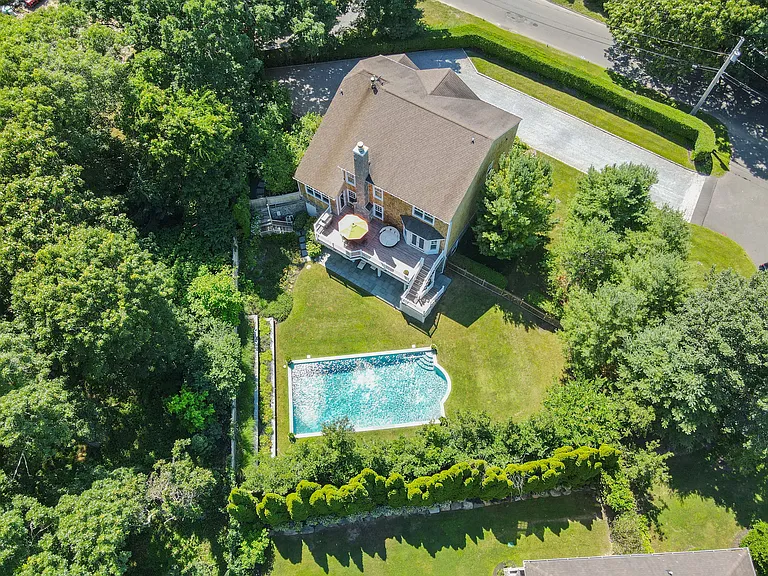 106 Henry Rd — Photo 1