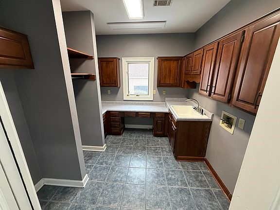 4th image of 765 Sweetbrier Rd