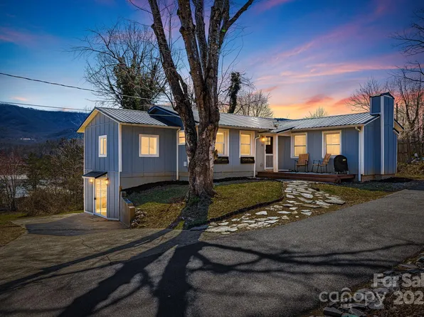 10 Saxons Walk Way, Black Mountain, NC 28711