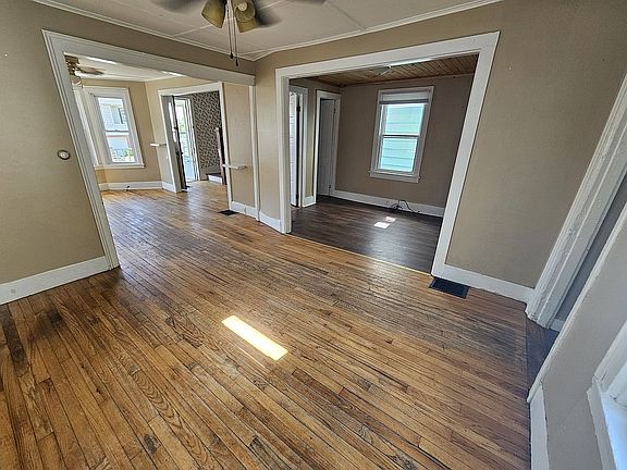 5th image of 511 Jay St