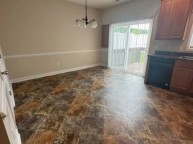 173 Cedar Point Ln — Photo 4