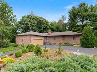 7082 Overlook Dr, Sodus Point, NY 14555