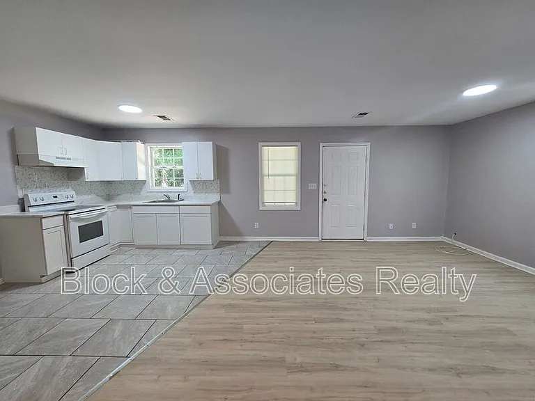 1302 Bencini Pl — Photo 3