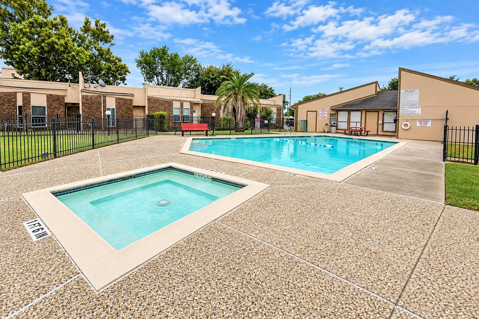 1014 Graham Dr — Photo 4