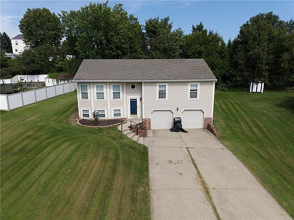 2nd image of 406 S Point Ct