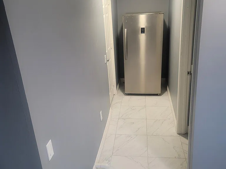 2528 W 74th St #B — Photo 12
