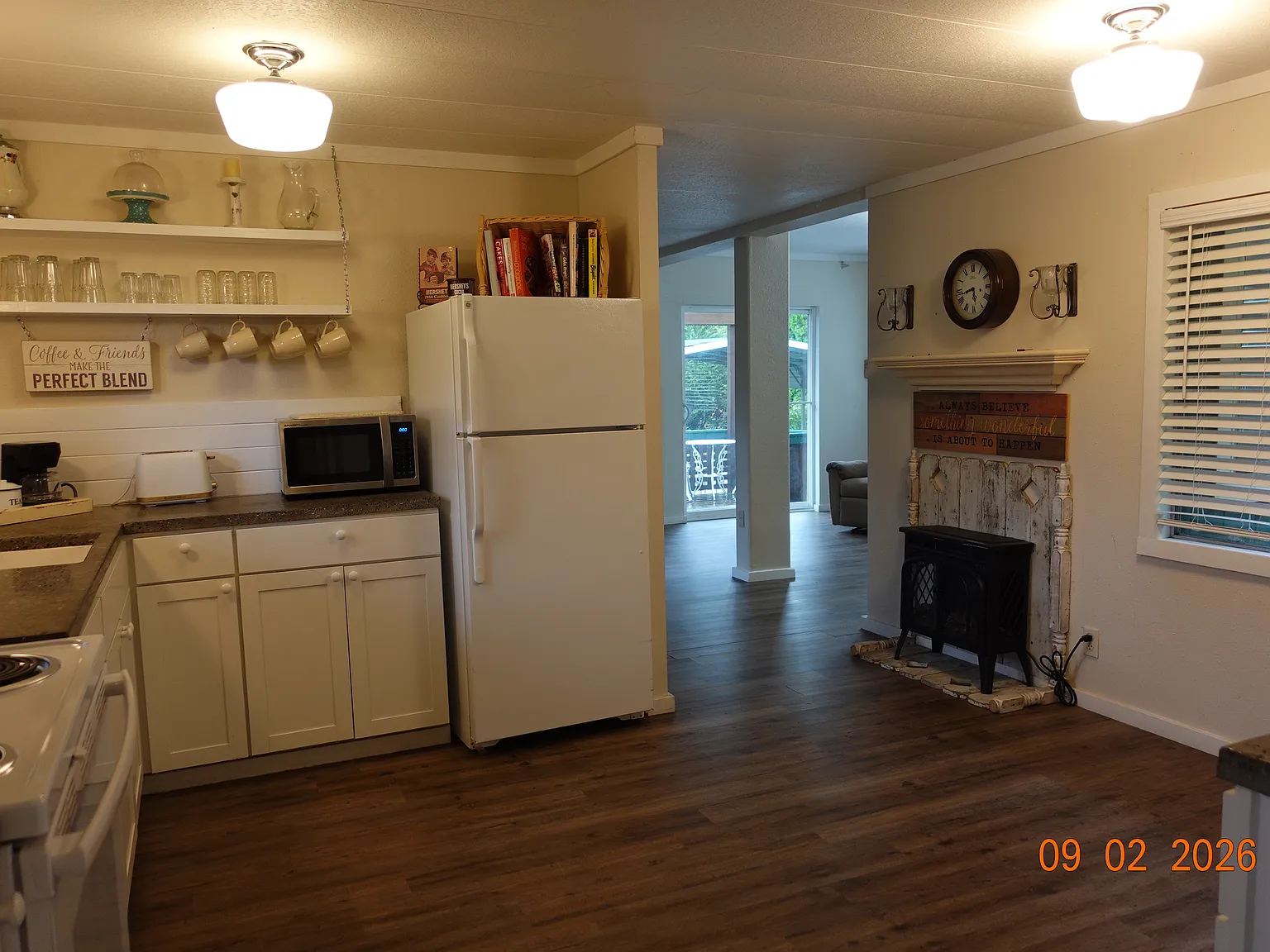 1 bed, 800 sqft, $1,600 — Photo 3