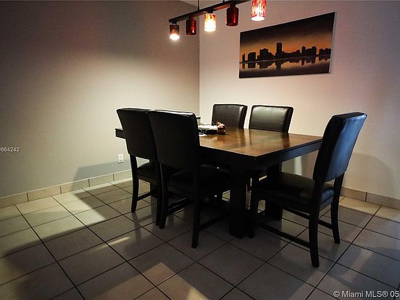 3rd image of 341 Lakeview Dr APT 202