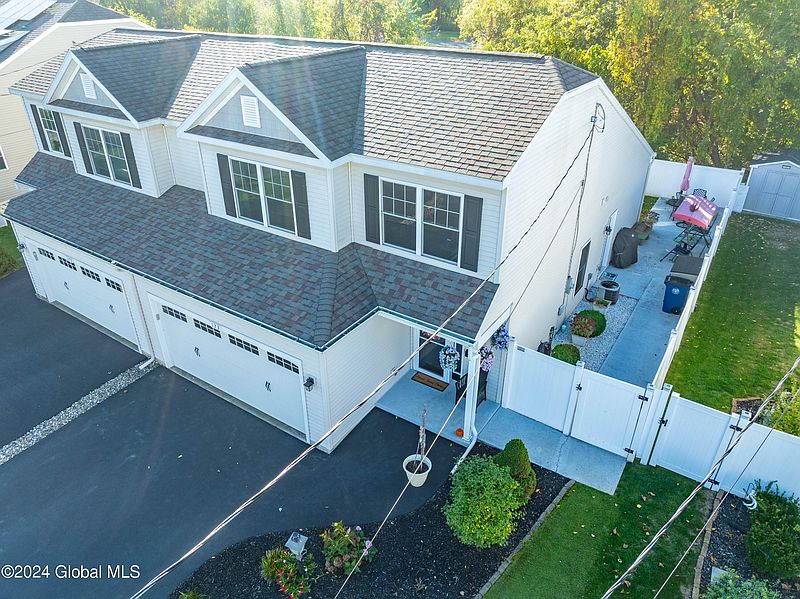 5th image of 173 Masten Avenue