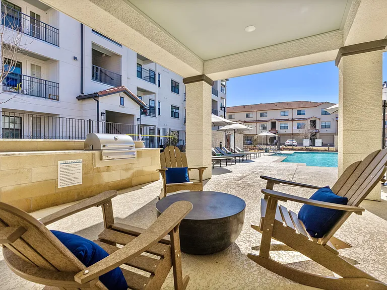 Carriage Townhomes on the Lake II — Photo 9