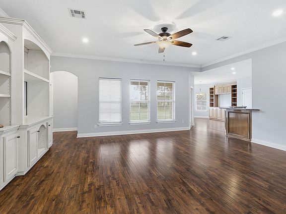 5th image of 124 Audubon Ave