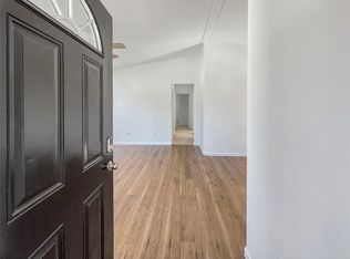 11914 Kingslake Forest Dr, Houston, TX 77044